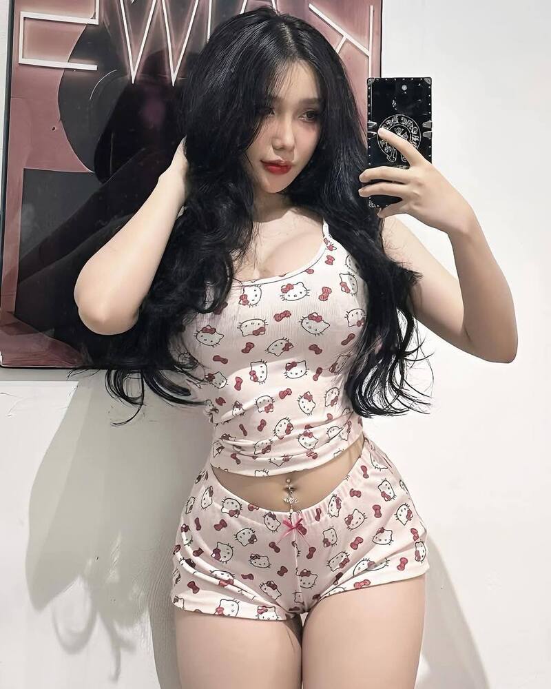 ảnh gái sexy khoe vú