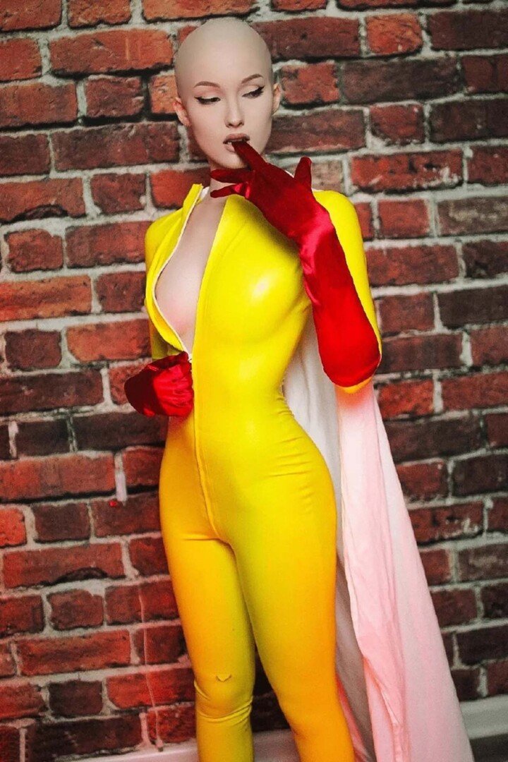 gái xinh cosplay saitama