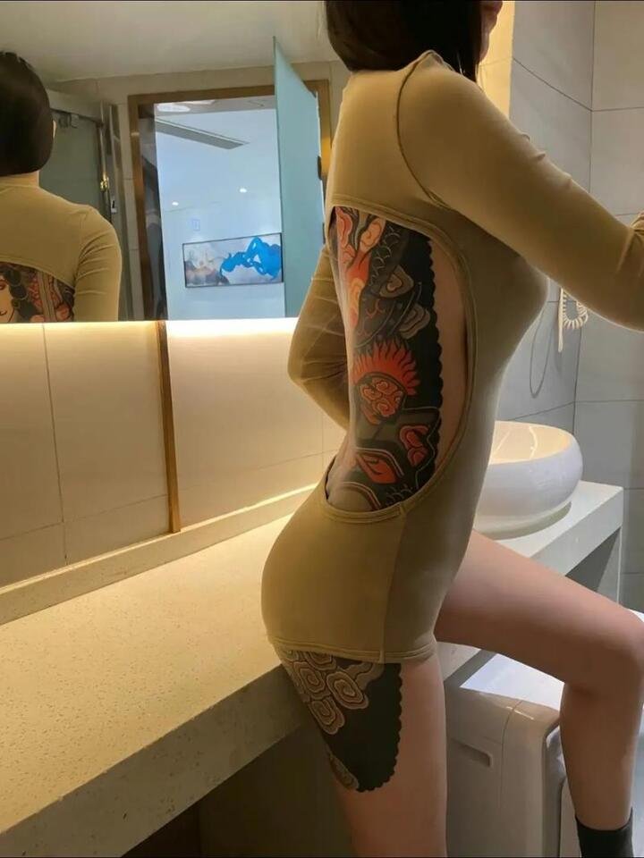 Ảnh Gái Xinh Xăm Kín Lưng (3)