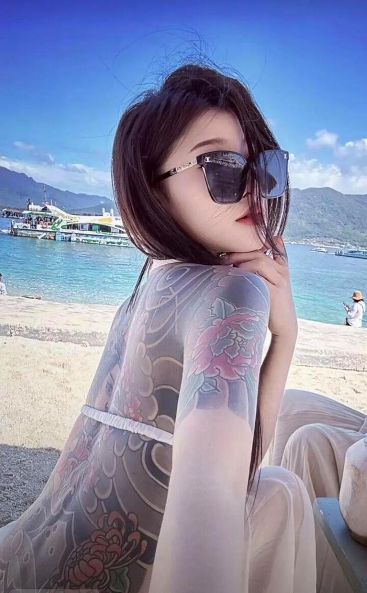 Ảnh Gái Xinh Xăm Kín Lưng (9)