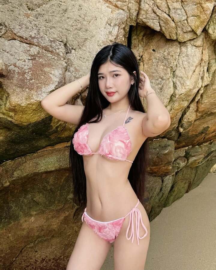 Ảnh Gái Xinh Xăm Mặc Bikini (10)