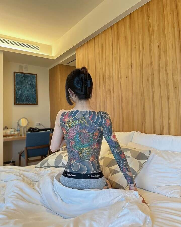 ảnh gái xăm kín