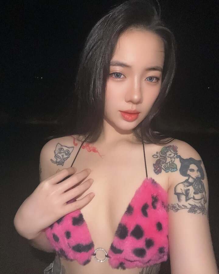 ảnh sex gái xinh xăm trổ (5)