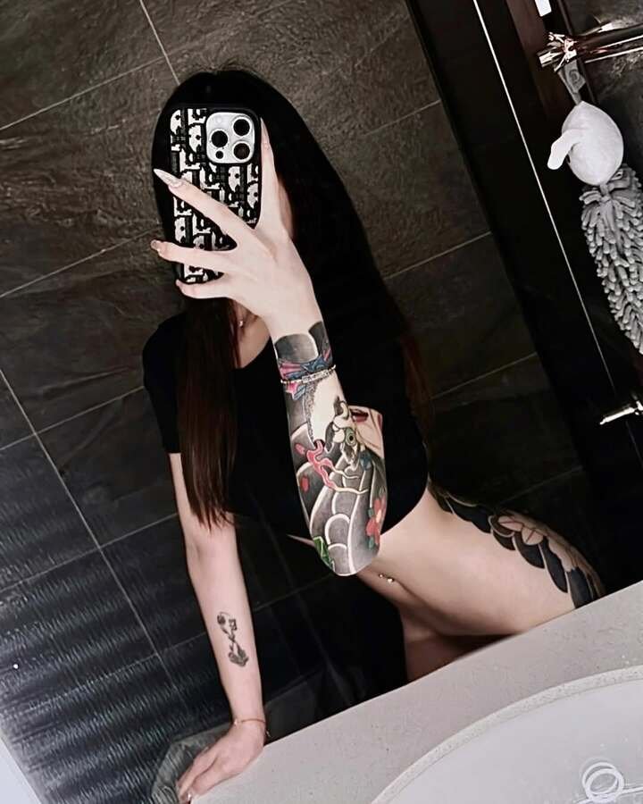 ảnh sex gái xinh xăm trổ (6)