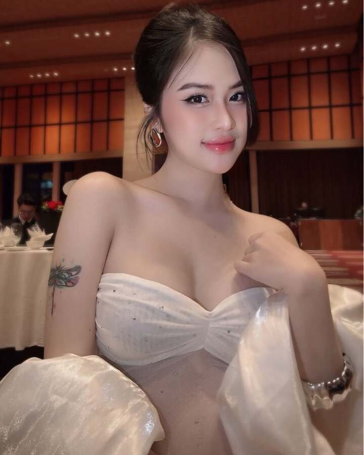 con gái xăm hình