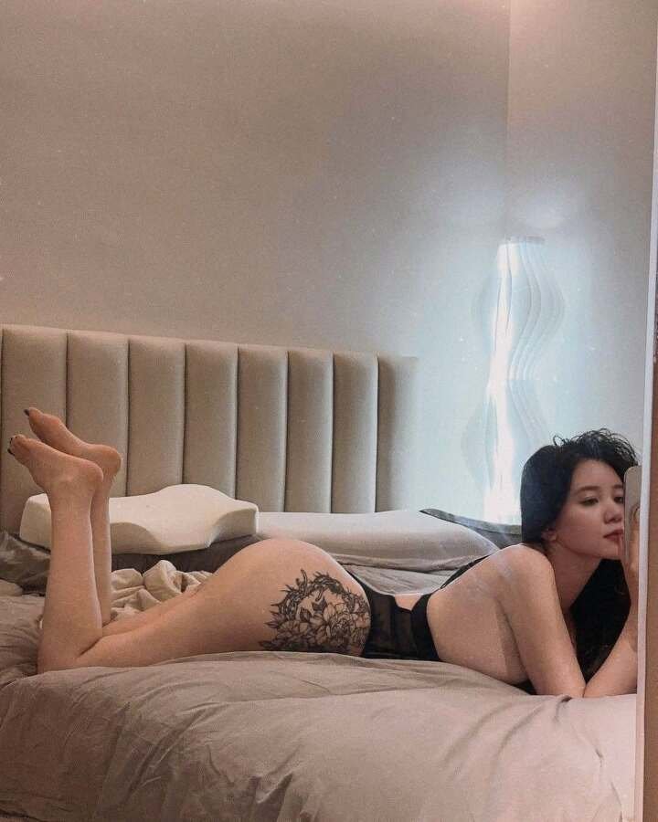hình gái xăm mình