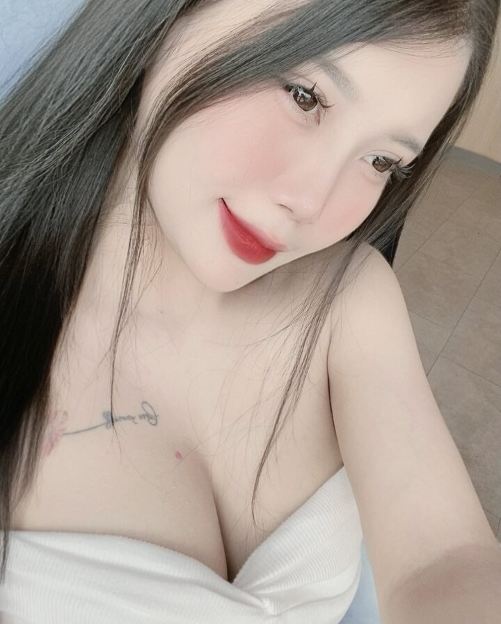 hình gái xinh xăm